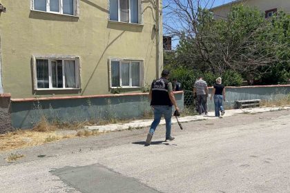 olu-bulunan-2-cocuk-babasi-sahis-kalp-sorunu-nedeniyle-vefat-etmis