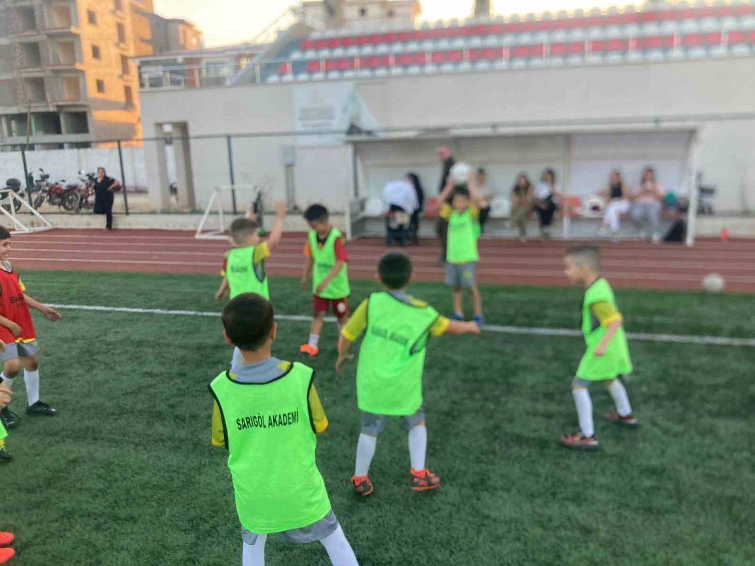 sarigol-akademi-spor-kulubu-faaliyetlerine-basladi