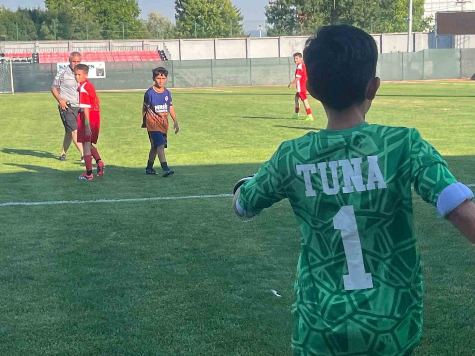 tavsanlida-erdemspor-junior-cup-futbol-soleni-buyuk-ilgi-gordu