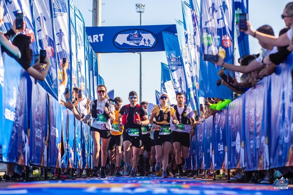 uludag-premium-ultra-trailde-20-ulkeden-2-bin-650-sporcu-kosacak
