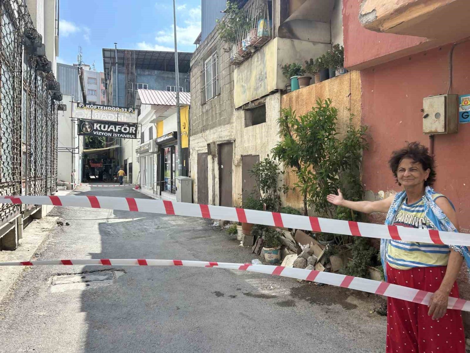 yoldaki-cokmeler-evleri-tehdit-etmeye-basladi
