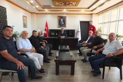burhaniyede-elaziglilar-kaymakam-atillayi-ziyaret-etti
