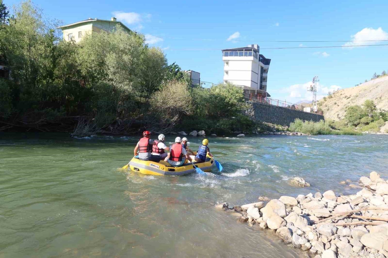 ekstrem-sporlarin-yeni-adresi-coruh-vadisi