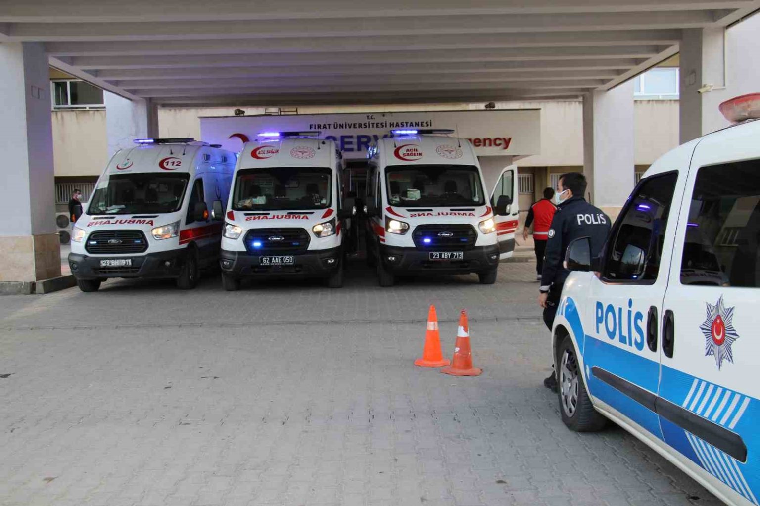 elazigda-zincirleme-trafik-kazasi-1-yarali