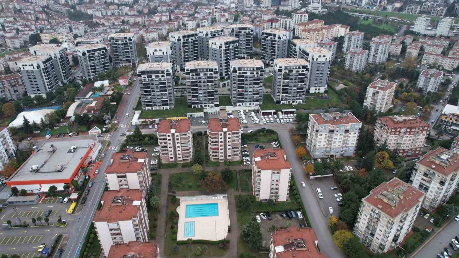 emlak-piyasasinda-satisa-cikis-dalgasi-ilanlar-arttirirken-alicilar-da-beklemeye-gecti