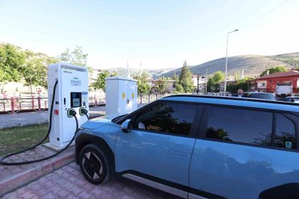 kayseri-buyuksehir-belediyesi-elektrikli-arac-sarj-istasyonunu-120ye-cikaracak