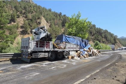 nigde-pozanti-karayolunda-zincirleme-tir-kazasi-1-olu-2-yarali