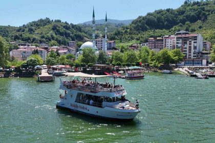 samsunun-yasli-cinarlarina-turizm-morali