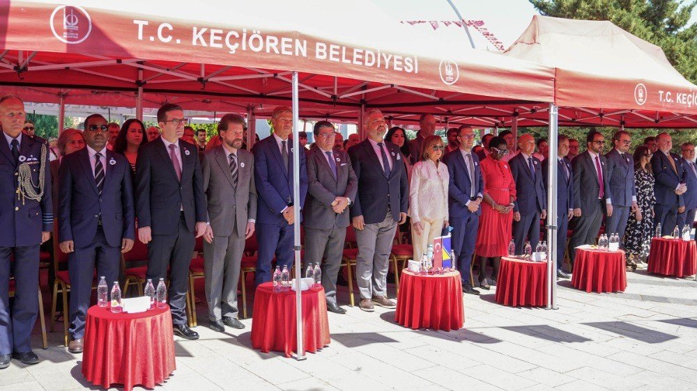 srebrenitsa-soykirimi-kurbanlari-keciorende-anildi