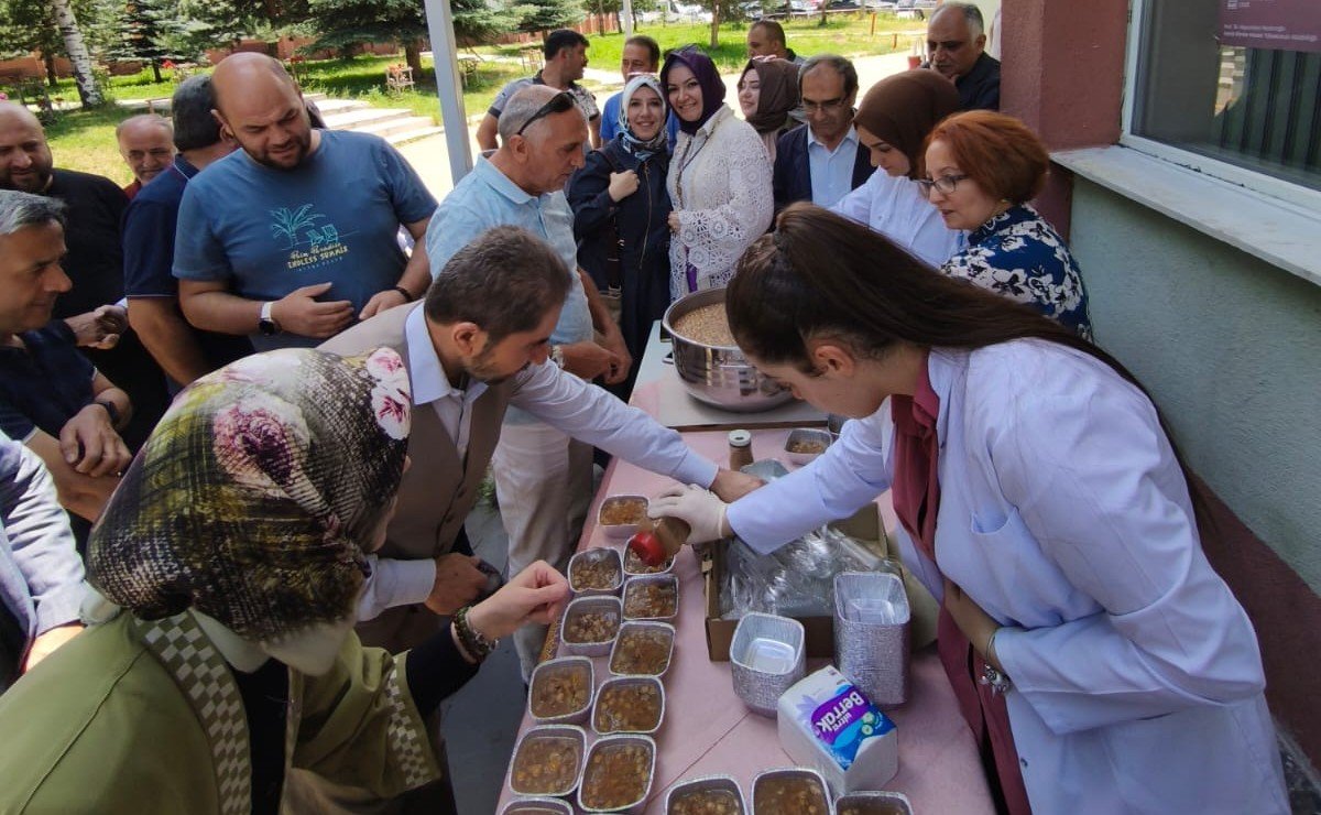 teknik-meslek-yuksekokulundan-muharrem-ayina-ozel-asure-ikrami