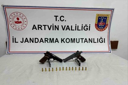 artvinde-silah-sesleri-uzerine-yapilan-kontrolde-ruhsatsiz-tabanca-ele-gecirildi