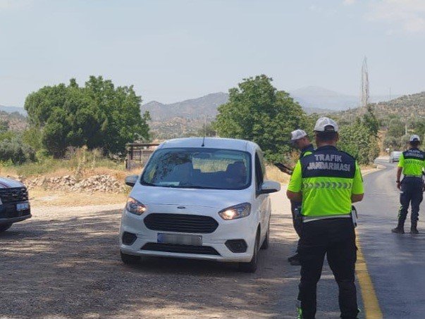 aydinda-jandarma-ekiplerinden-huzur-ve-guven-uygulamasi
