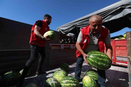 baskan-buyukkilictan-yaz-sicaklarinda-gonullere-dokunan-destek
