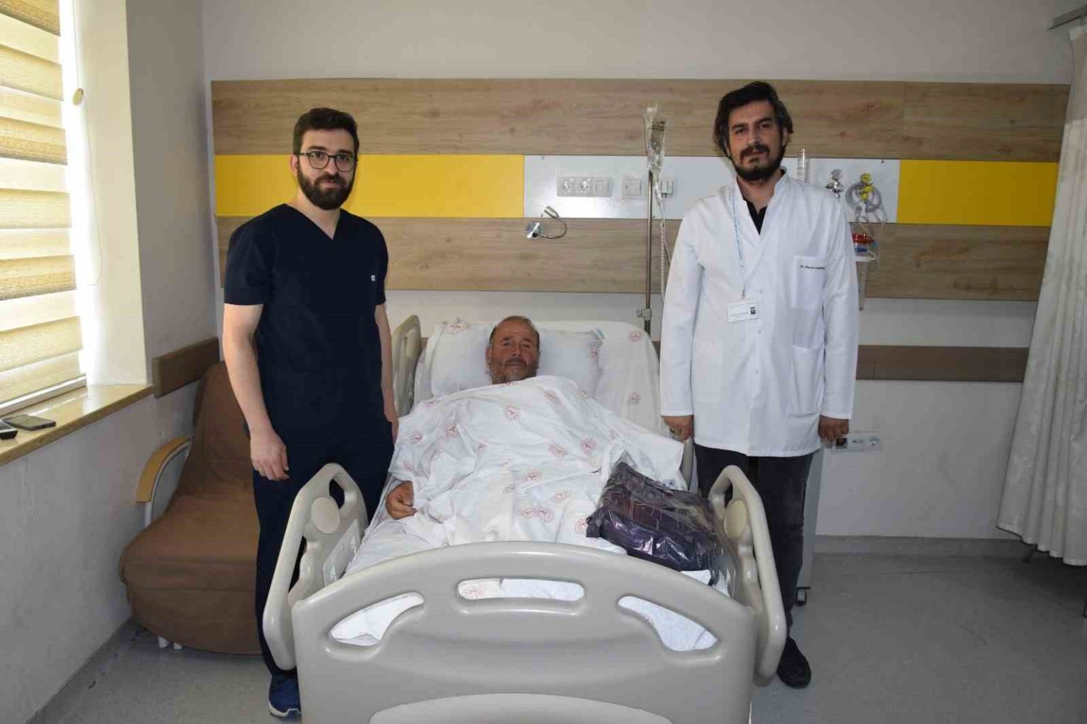 bayburtta-kalp-yetersizligiyle-4-senedir-mucadele-eden-hastaya-soklama-ozelligi-bulunan-kalp-pili-takildi
