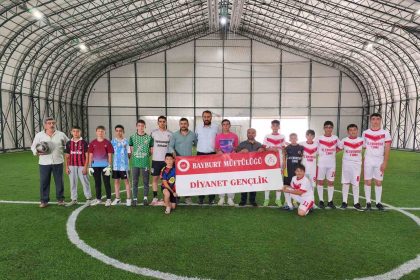 bayburtta-yaz-kuran-kurslari-arasi-futbol-turnuvasi-basladi
