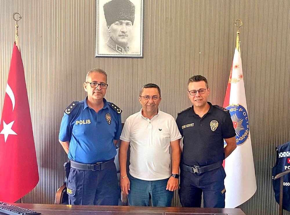 cesme-emniyet-muduru-ismail-kenar-gorevi-devraldi