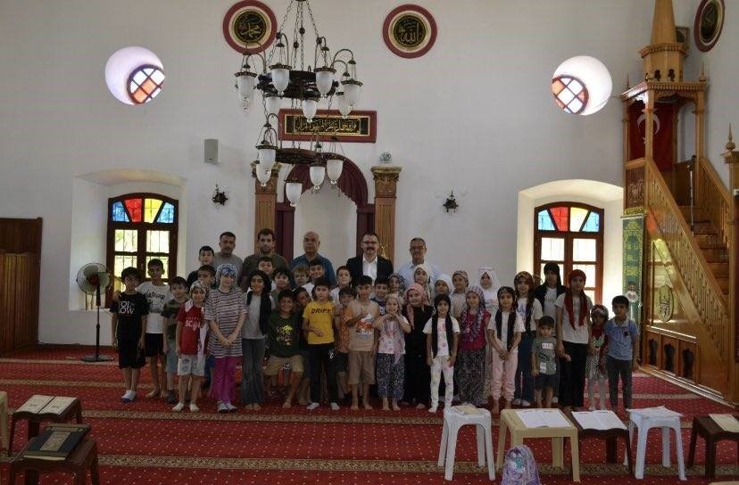 kaymakam-ates-kuran-kursu-ogrencileri-ile-bir-araya-geldi