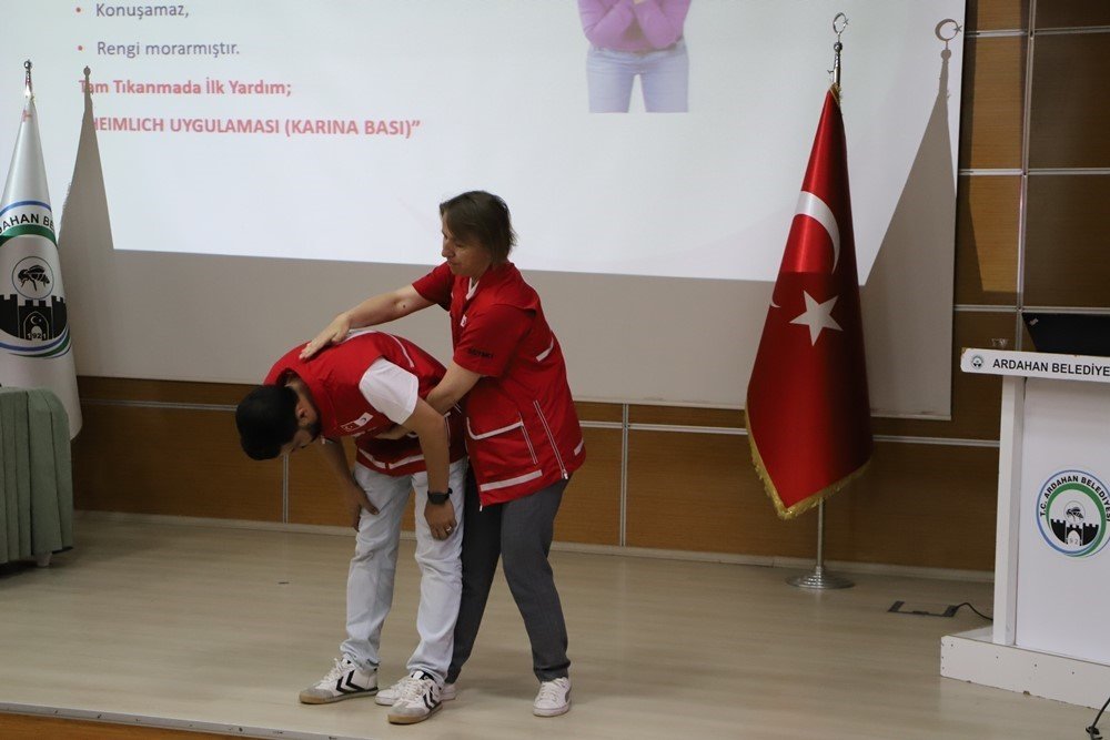 kizilaydan-belediye-personeline-ilk-yardim-egitimi