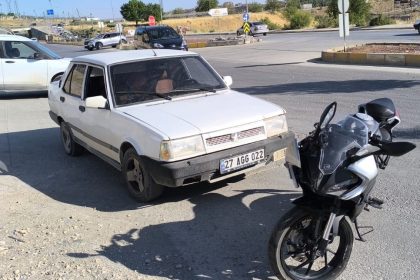 motosikletle-otomobil-carpisti-2-yarali