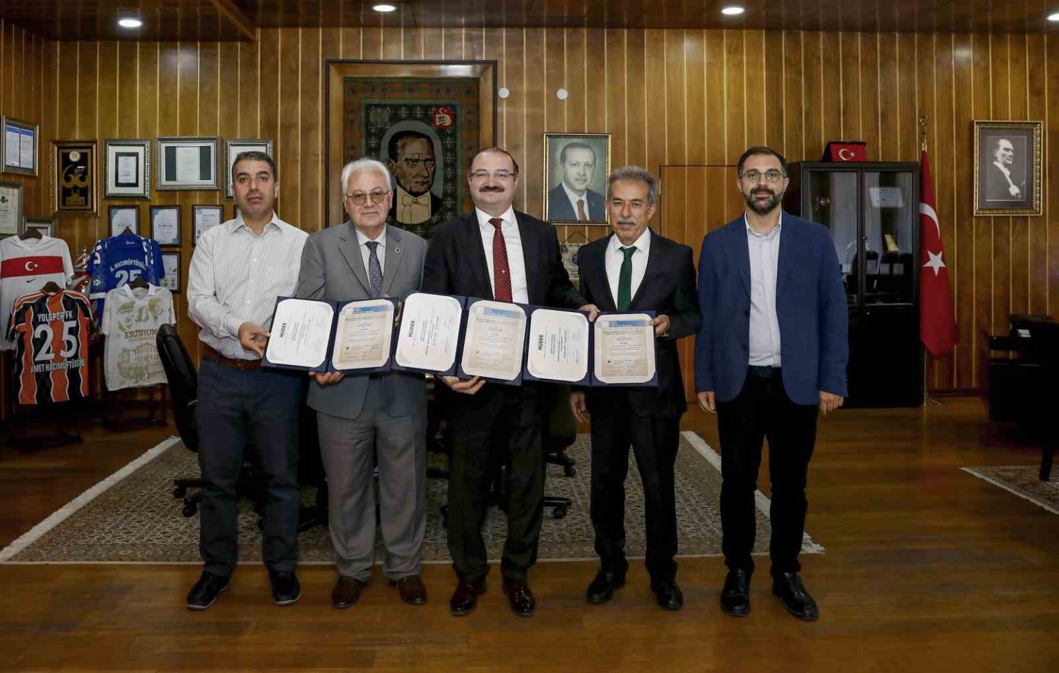 muhendislik-fakultesinin-uc-bolumune-mudekten-yeniden-akreditasyon