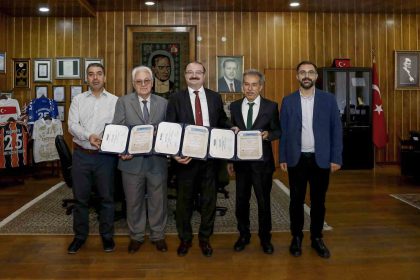 muhendislik-fakultesinin-uc-bolumune-mudekten-yeniden-akreditasyon