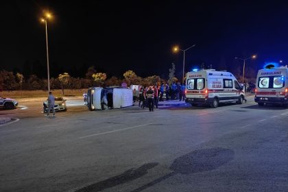otomobille-carpisan-minibus-yan-yatti-9-yarali
