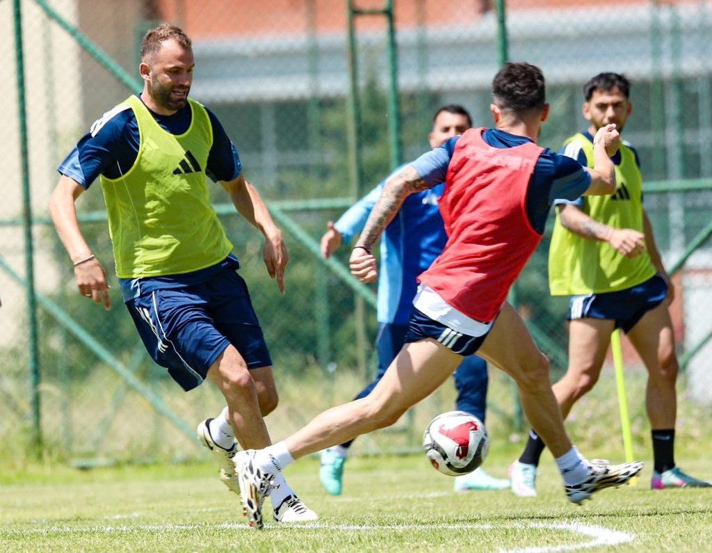 serkan-ozbalta-bu-sezon-icin-degil-kulubun-gelecegi-icin-transfer-yapiyoruz