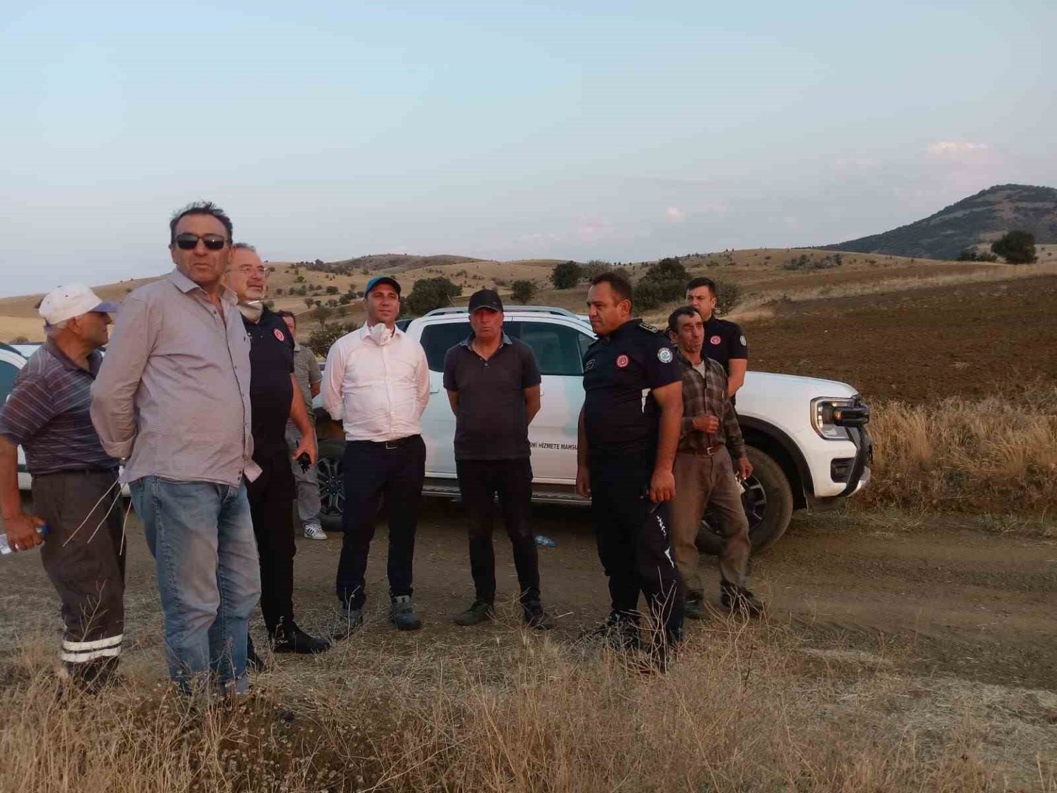 tarla-ve-ormandan-olusan-2-bin-dekarlik-alanin-kul-oldugu-yangin-kontrol-altina-alindi