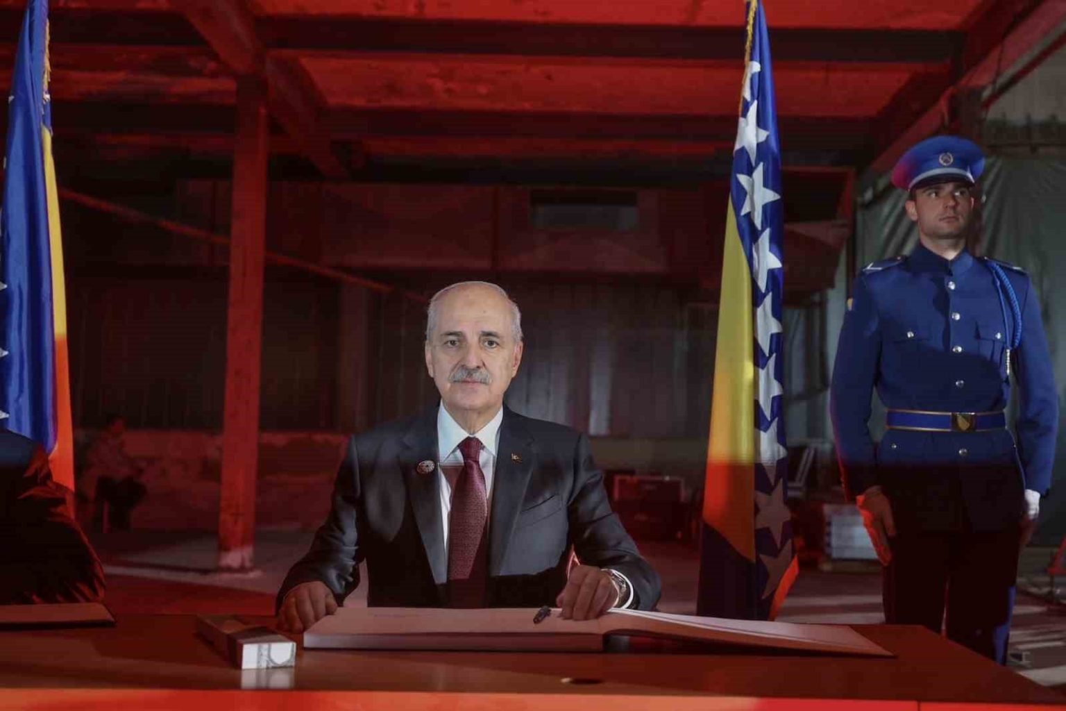 tbmm-baskani-kurtulmus-srebrenitsa-icin-olusturulan-ani-defterini-imzaladi