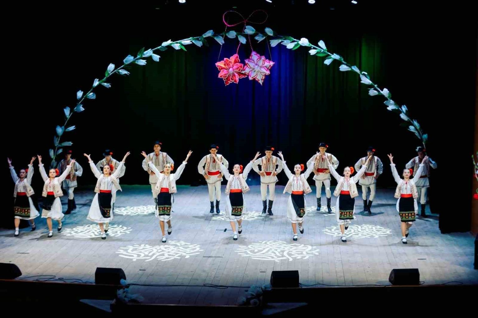 uluslararasi-halk-oyunlari-festivali-icin-geri-sayim-basladi
