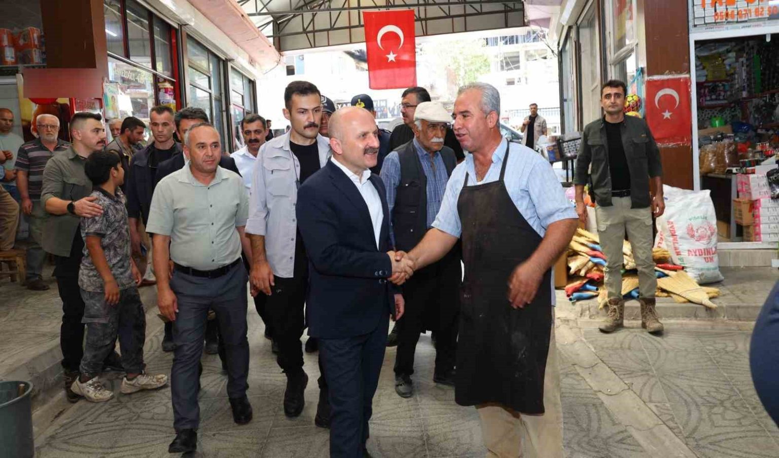 vali-osman-varol-besni-esnafini-ziyaret-etti