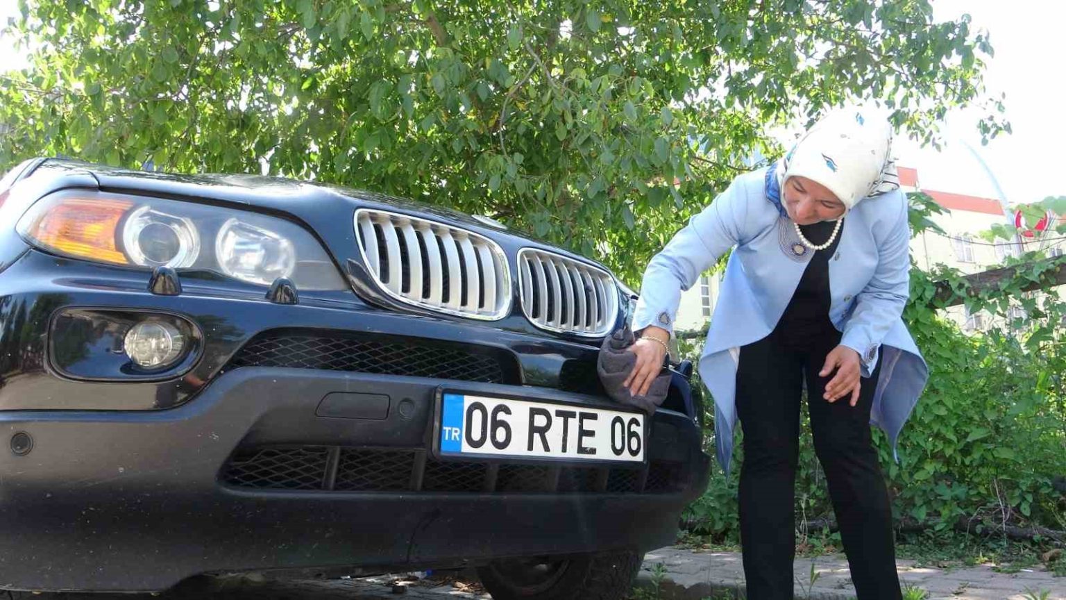 bu-arac-yolda-goreni-sasirtiyor-06-rte-06-giresunda