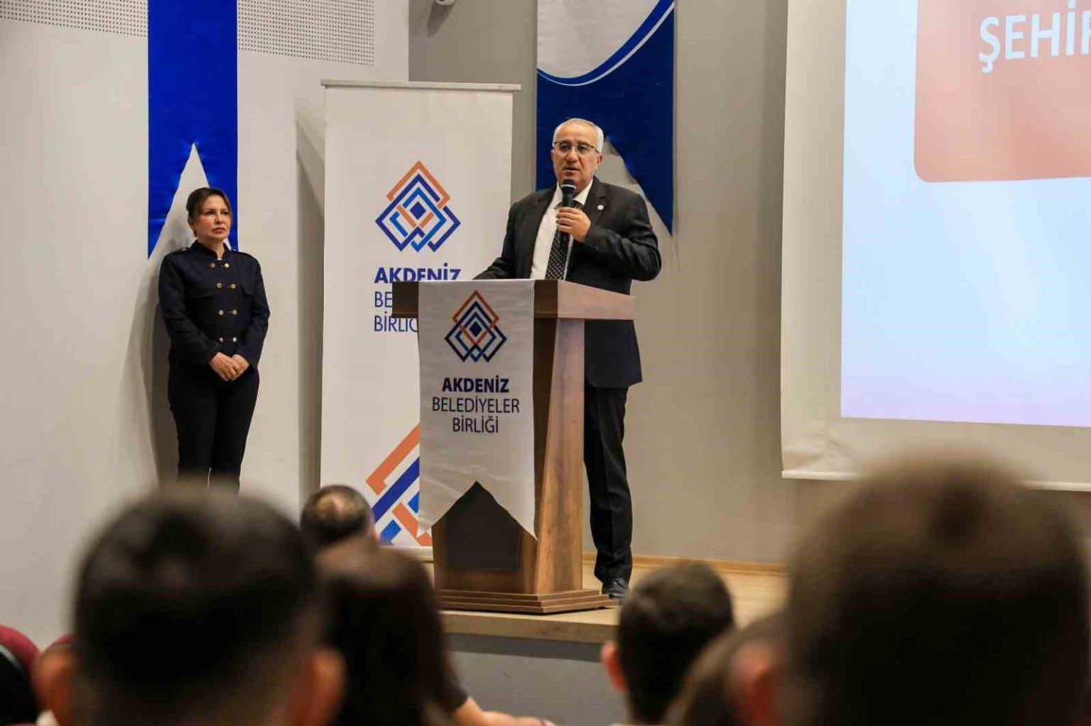 cameli-sehir-planlamasi-ve-kentsel-donusum-egitimine-ev-sahipligi-yapti