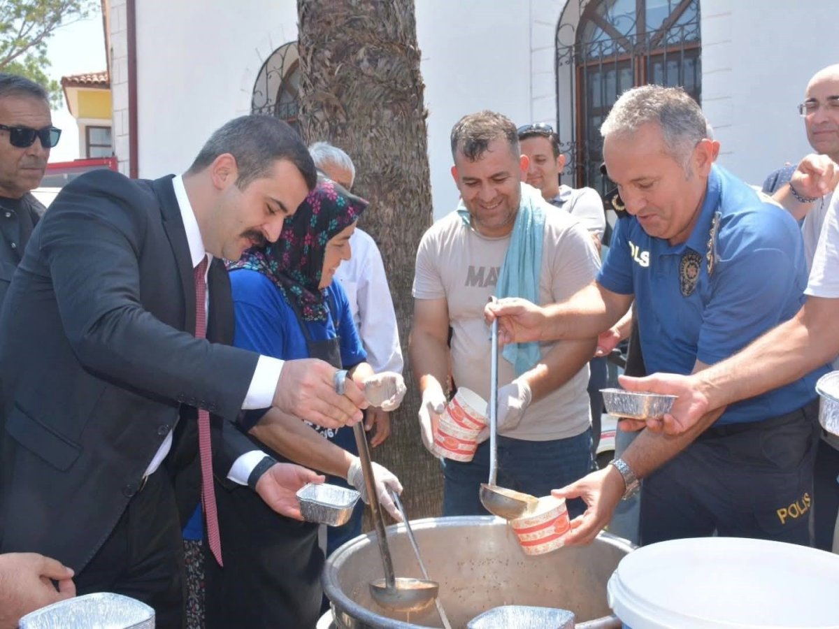 koycegizliler-dualar-ve-ikramlarla-sehitleri-yad-etti