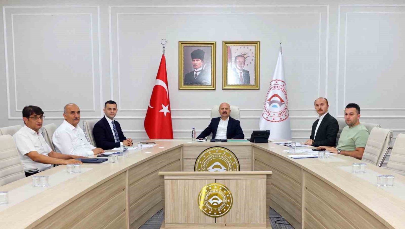 orta-hasarli-yapilarin-yikimi-icin-degerlendirme-toplantisi-yapildi