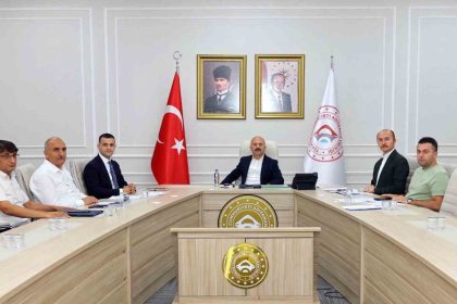 orta-hasarli-yapilarin-yikimi-icin-degerlendirme-toplantisi-yapildi