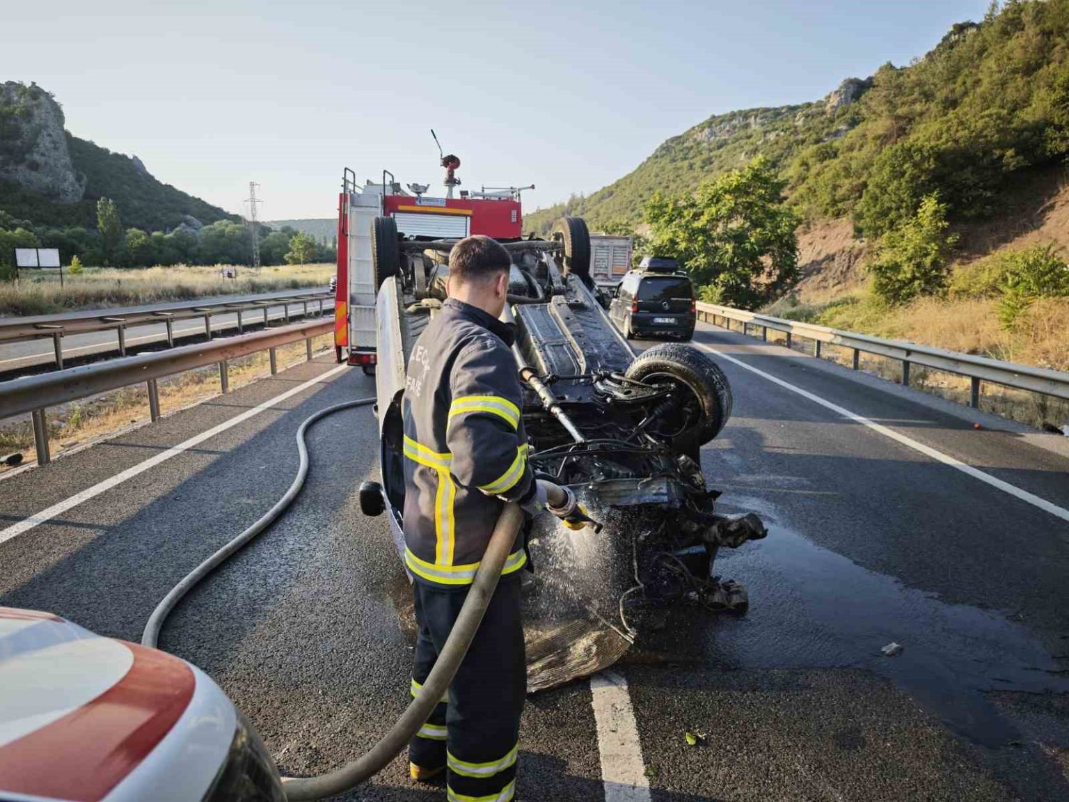 osmangazi-tuneli-cikisinda-trafik-kazasi-4-yarali