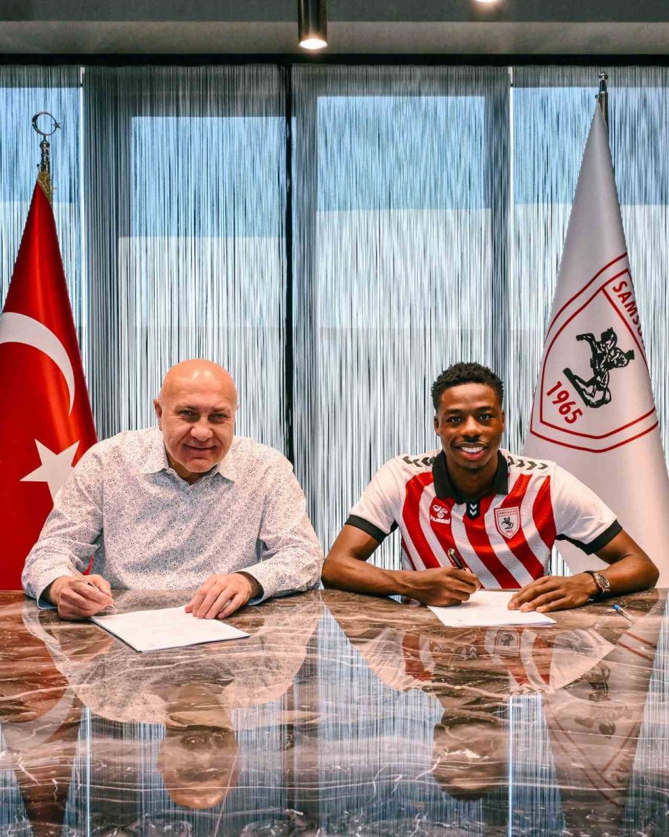 samsunspor-hollandali-anthony-musaba-ile-4-yillik-sozlesme-imzaladi