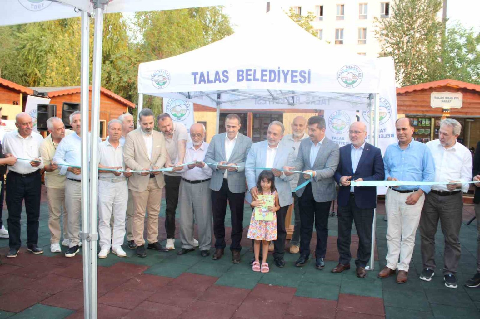 talasta-sahaflar-carsisi-acildi
