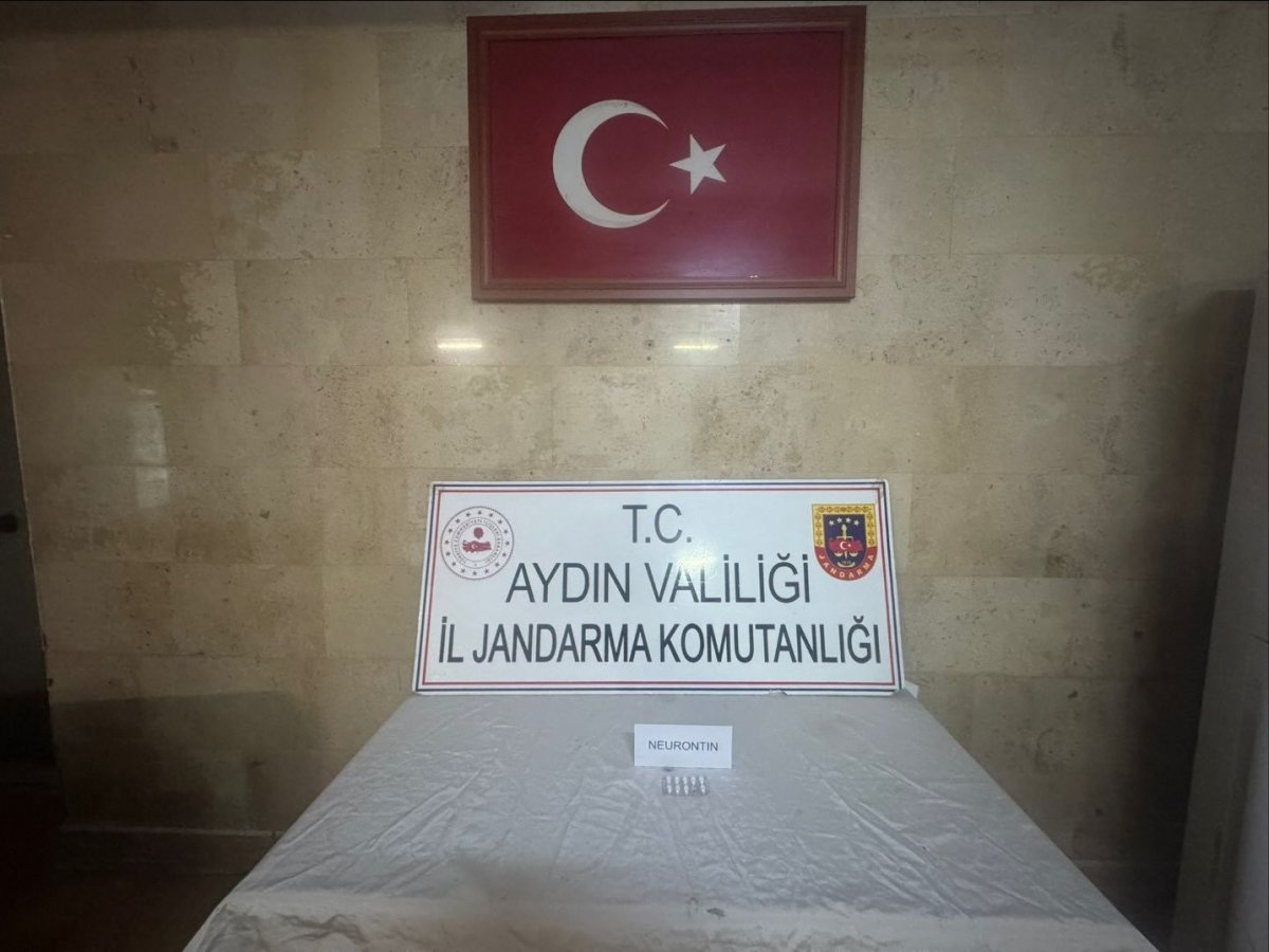 uzerindeki-uyusturucularla-yakalandi-jandarmadan-kacamadi