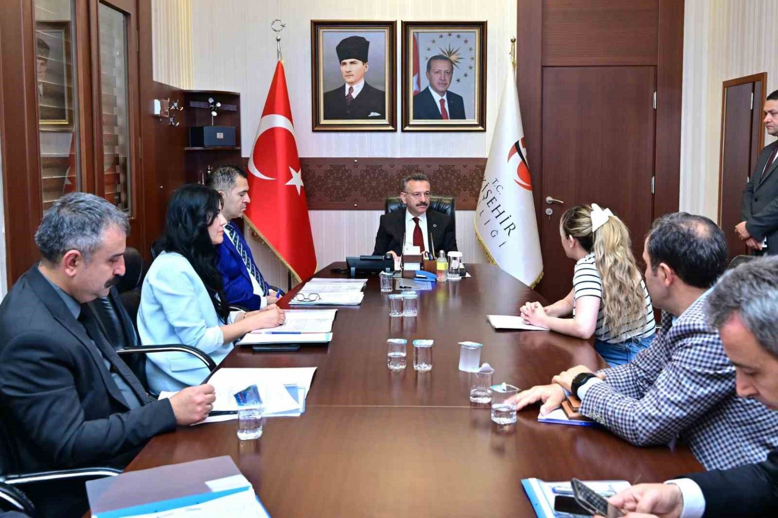 vali-aksoy-vatandaslarin-taleplerini-dinledi
