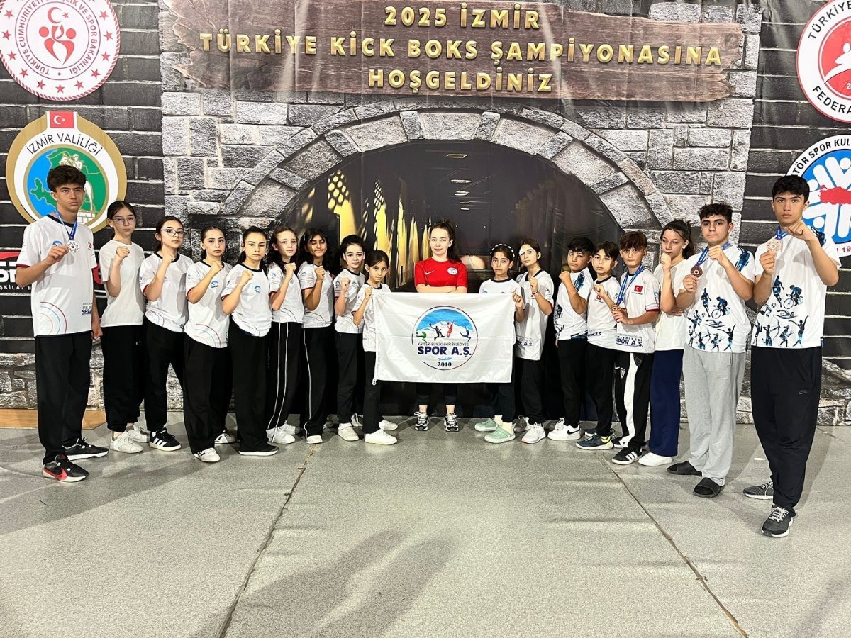 kayserili-minik-kick-boks-sporculari-4-madalya-ile-dondu
