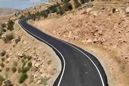siirtte-9-bin-metrelik-yol-sicak-asfaltla-bulustu