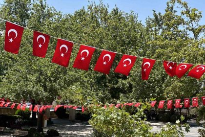 siverek-ay-yildizli-bayraklarla-donatildi
