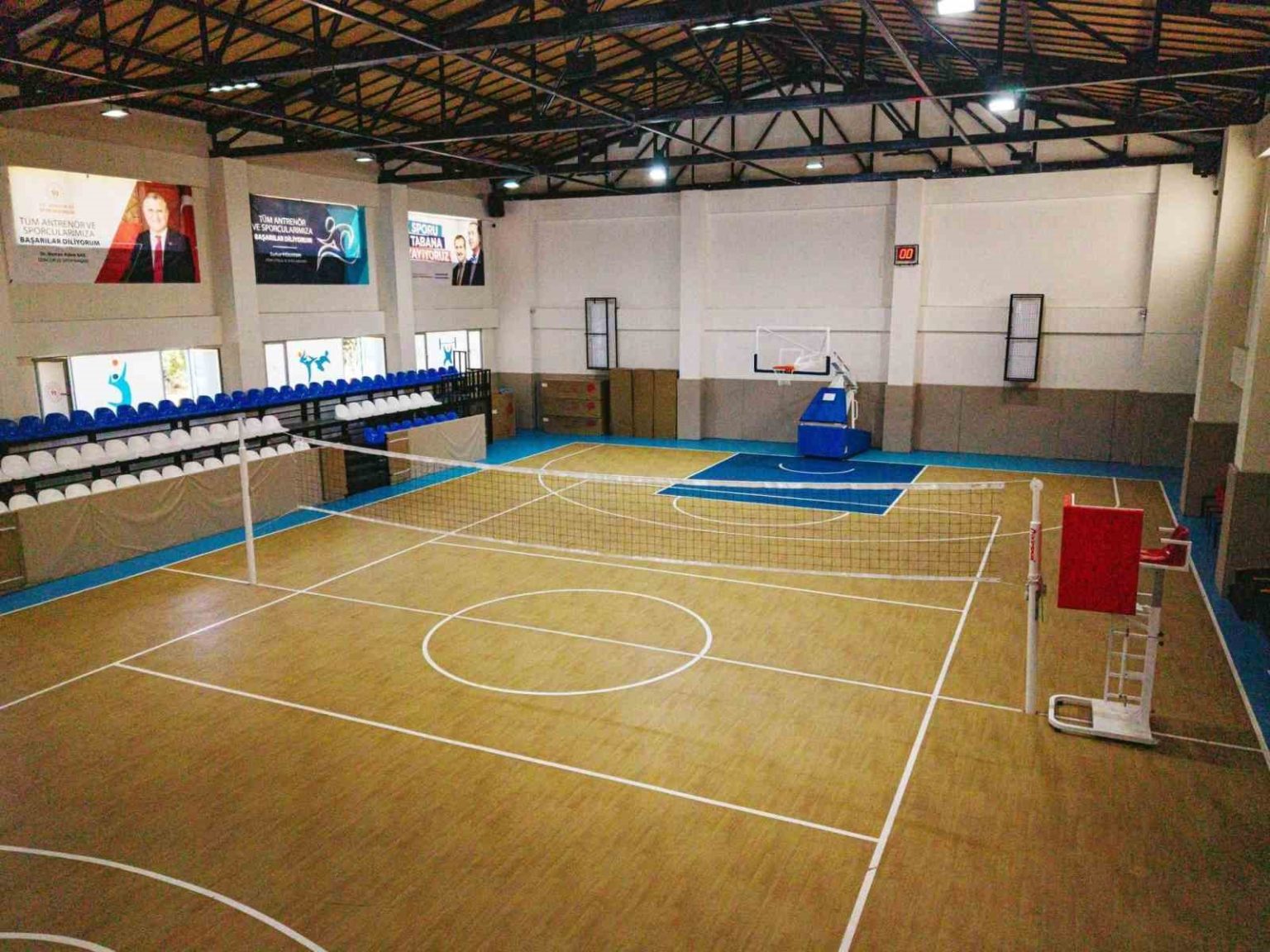 sultanhisar-genclik-merkezi-ve-spor-salonu-acildi