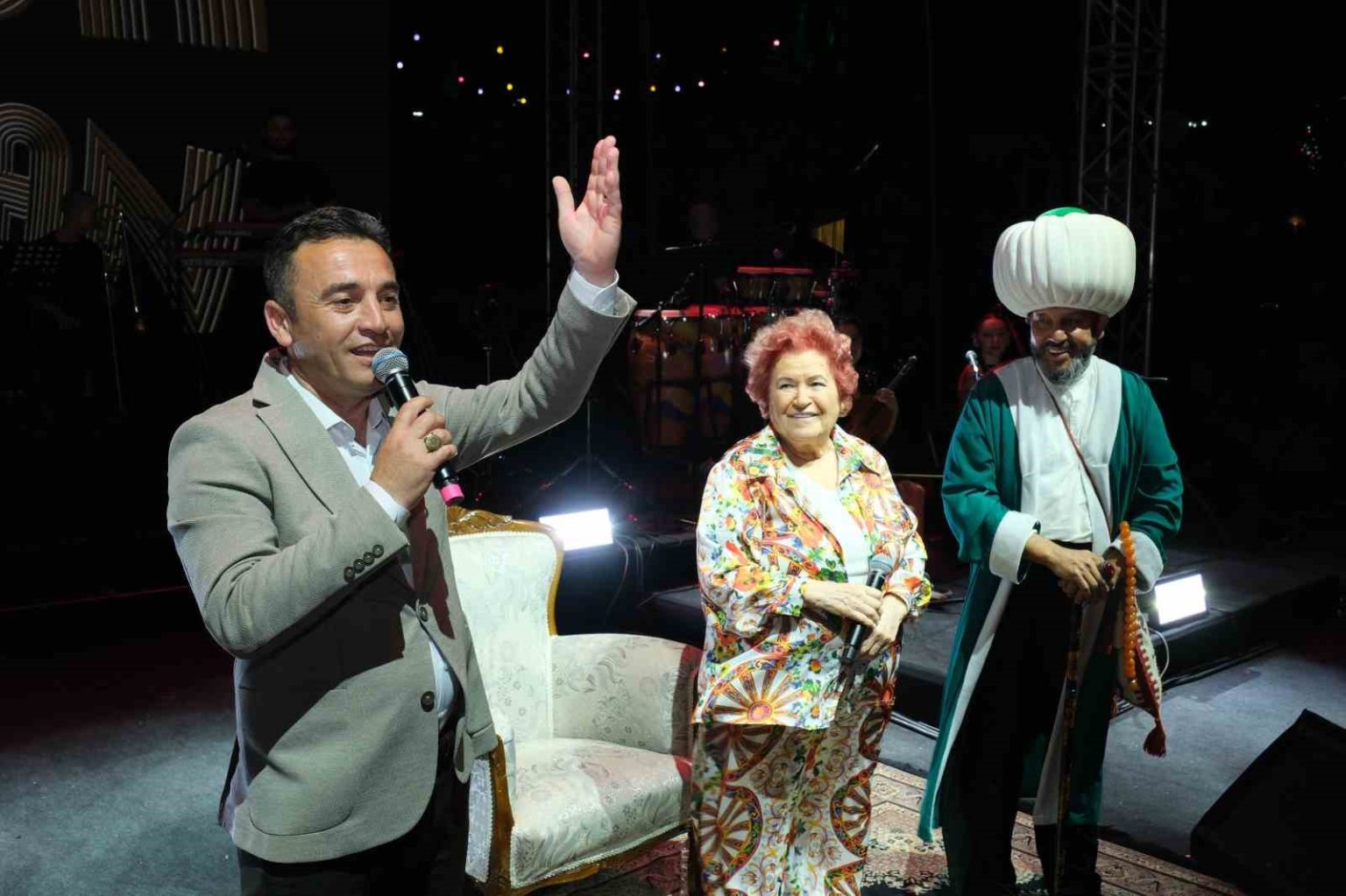 9-uluslararasi-nasreddin-hoca-kultur-ve-sanat-festivali-konserlerle-sona-erdi