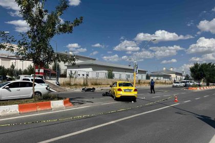 agrida-trafik-kazasi-kari-koca-hayatini-kaybetti