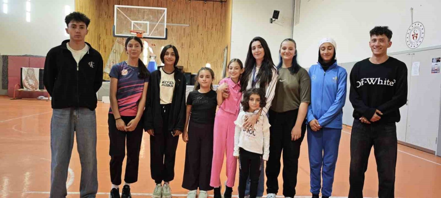 atletizm-camiasindan-elif-eyupe-anlamli-ziyaret