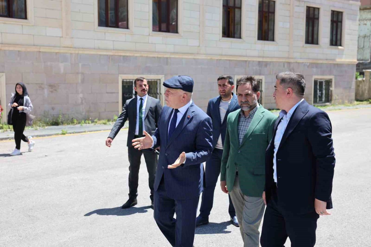 baskan-sekmen-ve-ucardan-saha-gezisi