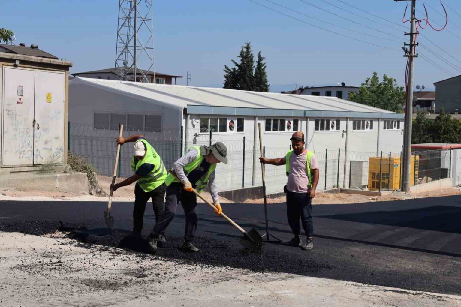 bayraktar-caddesine-600-ton-binder-asfalt